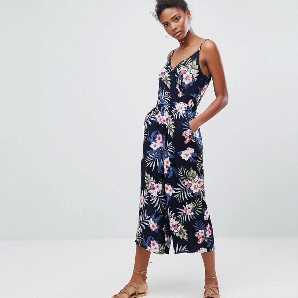 Hollister Culotte Jumpsuit - Navy Print (Size L)